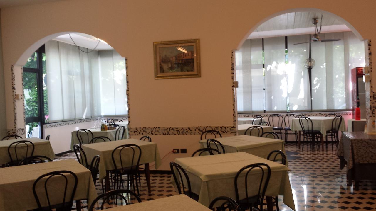 Hotel Villa Podgora Rimini Kültér fotó