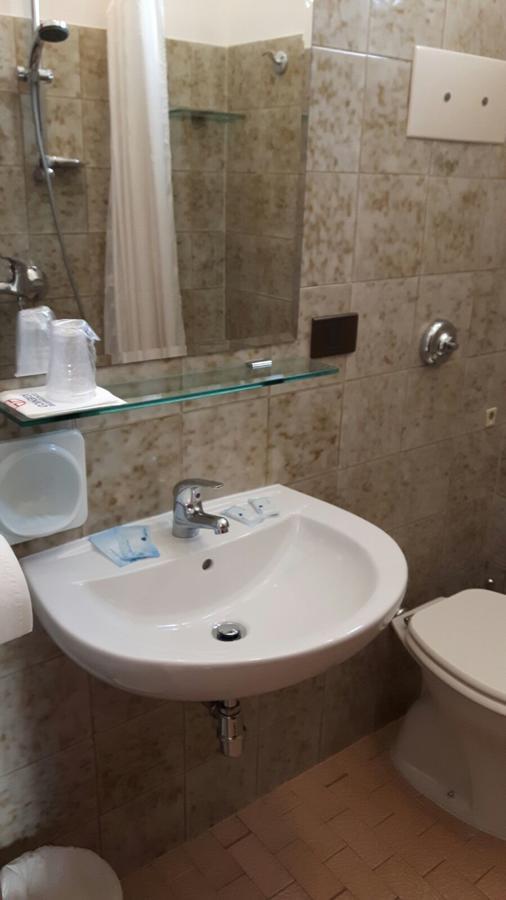 Hotel Villa Podgora Rimini Kültér fotó